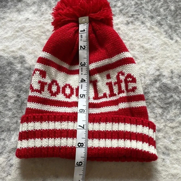 Winter Hat with  Pom Pom - FREE gift with purchase - Picture 4 of 8